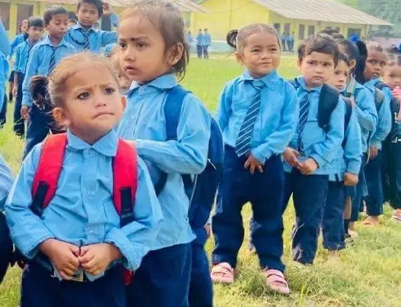 Distributing school supplies